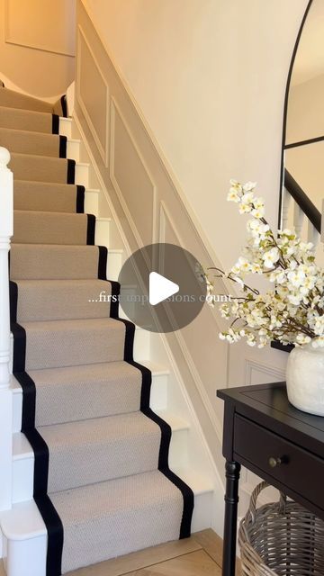 Paul & Jane ( Home Renovations | Interiors | DIY ) on Instagram: "First impressions count…right?! 🤍  So, we created a Hallway to makes a statement. Our stair runner is the Farnham Fleece @cormarcarpets matched with a black herringbone trim.   Our woodwork is painted in Brilliant White by @duluxuk.   Our walls are painted in Slaked Lime by @littlegreenepaintcompany.   Our panelling is painted in Skimming Stone by @farrowandball.   Have a lovely evening!   P & J x   #firstimpressions #firstimpression #firsttimehomebuyer #homebuyertips #rénovation #renovationmaison #renovationlife #hallway #hallwayinspo #hallwaydesign #hallwayideas #hallwaydecor #homedécor #neutralhome #neutralhomedecor #skimmingstone #oakflooring #lvtflooring #homedecorations #decordesign #interiordesigning #explorepage✨ #e Skimming Stone Hallway, White Stairs With Runner, Paneling Stairs, Stair Runner With Landing, Enclosed Staircase Ideas, Hall Stairs And Landing Decor, Stairs And Landing Decor, Enclosed Staircase, Hallway Panelling