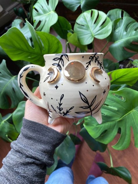 Pottery Mug Ideas, Floral Canopy, Moon Mug, Creation Art, Functional Pottery, Kitchen Witch, Moon Magic, Pottery Pieces, Clay Ceramics