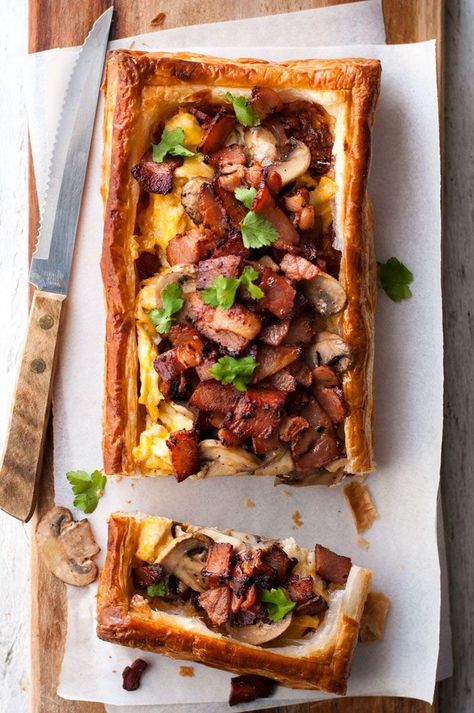 Bacon Mushroom & Egg Tart with Gruyere Cheese Egg Puff Pastry, Tarts Savory, Eggs And Mushrooms, Mushroom Tart, Egg Puff, Bacon Mushroom, Puff Pastry Tart, Bacon Stuffed Mushrooms, Pies Recipes