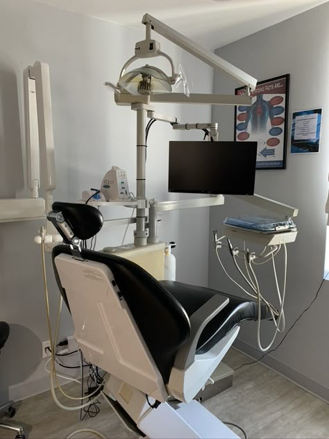 Dental chair at Beverly Hills Aesthetic Dentistry #cosmeticdentistry #Implantdentistry #Restorativedentistry #Invisalign #PorcelainVeneers #TeethWhitening #CosmeticBonding #DentalCrown #DentalBridges #Dentures #BeverlyHills #Dentalchair Beverly Hills Aesthetic, Hills Aesthetic, Dental Hygiene Student, Dental Decay, Tooth Brushing, Dental Aesthetics, Dental Chair, One Day Detox, Dental Hygiene School