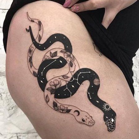 Hip Tattoo Designs, Garden Snakes, Snake Tattoos, Thigh Tattoo Designs, Snake Tattoo Design, Thigh Tattoos Women, Tattoo Kits, Snake Tattoo, Hip Tattoo