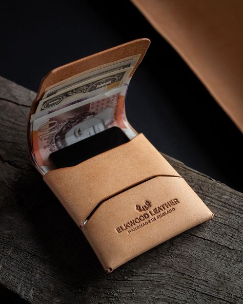 Such a simple yet functional design 👌🏻 Did you know our stitchless wallet holds unfolded UK & US bills? Plus a handful of cards‼️ Available on our website now in 4 colour options! Pueblo leather from @aleatherstore #minimalistwallet #madeinengland #slimwallet #qualitygoods #handcraftedleather #handemadegifts #leatheredc #minimalistedc #menswallet #everydaycarrygear #leatherwallet #leather #wallet #cardholder #leathercrafts Money Envelope, Money Envelopes, Leather Crafts, Minimalist Wallet, Slim Wallet, Leather Keychain, Handcrafted Leather, Leather Items, Functional Design