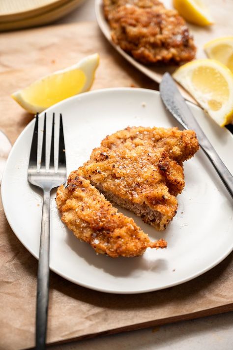 Weiner Schnitzel Recipe, Weiner Schnitzel, Veal Schnitzel, Schnitzel Recipe, Schnitzel Recipes, Veal Cutlet, Hot Dog Stand, Lemon Wedge, Pork Dishes