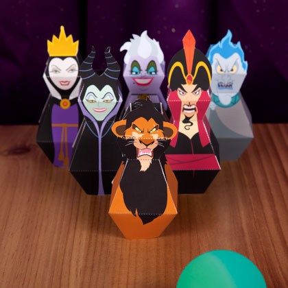 Disney Villain Party, Villains Party, The Evil Queen, Disney Printables, Disney Maleficent, Halloween Games For Kids, Paper Toy, Halloween Party Games, Bowling Pins