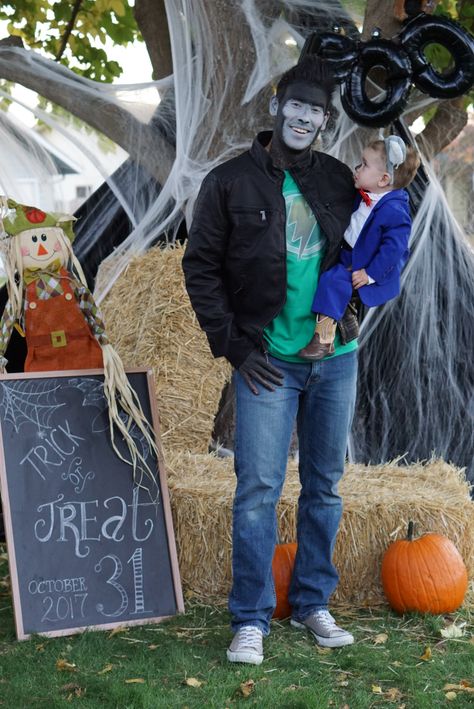 Daddy and me Halloween costumes. Buster Moon. Johnny. Sing. Toddler costume. 2 Halloween Costumes, Buster Moon, Glow Halloween, Moon Costume, Toddler Costumes, Halloween Boys, Family Costumes, Dress Halloween Costume, Creative Halloween Costumes