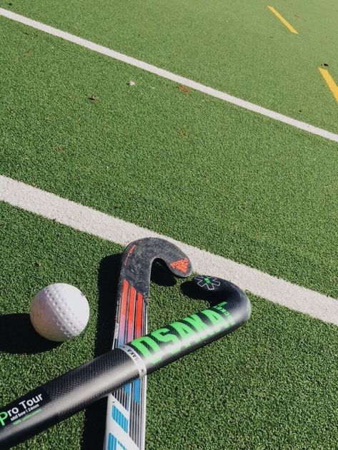 Field Hockey Girls, Hockey Goals, Field Hockey Sticks, Hockey Quotes, Hockey Pictures, Sports Therapy, Hockey Girl, Hockey Life, Hockey Sticks