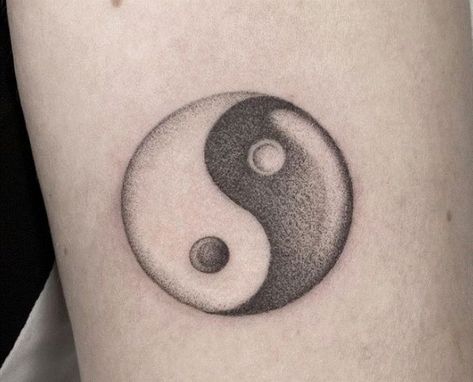 Unique Yin Yang Design, Ying Yang Tattoo Designs, Unique Ying Yang Tattoo, Ying Yang Tattoo, Yang Tattoo, Ying Yang, Skin Art, Tatting, Tattoo Ideas