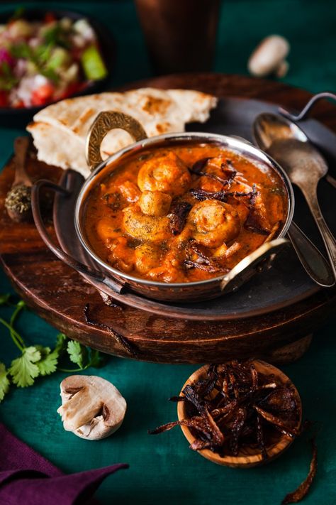 Bhuna Mushroom Masala – Sinfully Spicy Indian Mushroom, Mushroom Masala, Indian Salads, Mushroom Curry, Masala Sauce, Mushroom Recipe, Chicken Korma, Vegetarian Curry, Green Chutney