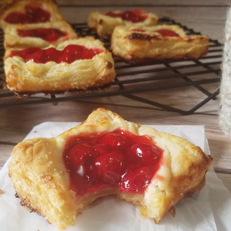 Cream Cheese Danishes, Recipes Using Puff Pastry, Cherry Danish, Cheese Danishes, Cherry Cream Cheese, Pastry Dishes, Puff Pastry Desserts, Cream Cheese Danish, Easy Puff Pastry