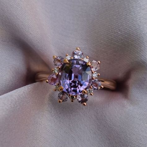 Eidelprecious Engagement Rings on Instagram: “Lavender Snowflake ring😍 It features a natural Lavender sapphire - sparkling and clean in perfect cut, SI clarity, 2.42ct 💎The sapphire is…” Lavender Engagement Ring, Snowflake Engagement Ring, Lilac Wedding Themes, Engament Rings, Peach Sapphire Rings, Lavender Sapphire, Snowflake Ring, Peach Sapphire, Cute Engagement Rings