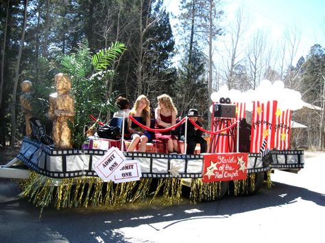 Hollywood themed float Hollywood Hoco Theme, Diy Parade Float Ideas, Homecoming Parade Floats, Diy Parade Float, Hoco Float Ideas, 20s Hollywood, Hollywood Homecoming, Disney Homecoming, Parade Float Diy