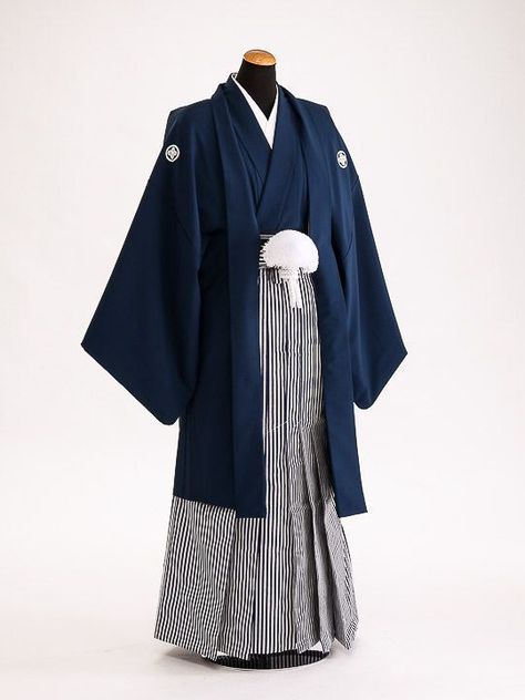 Traditional Japanese Attire Men, Male Japanese Fashion Traditional, Japanese Royalty Clothing Male, Male Kimono Reference, Male Kimono Traditional, Japanese Traditional Clothing Men, Giyuu X Reader, Kimono Male, Japanese Kimono Male