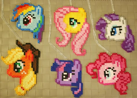 MLP Perler Patterns Twilight Sparkle Perler Beads, My Little Pony Perler Beads, Mlp Perler Beads, Perler Necklaces, Perler Beads Art, Nerd Crafts, Melty Bead Patterns, Pony Bead Patterns, Perler Crafts