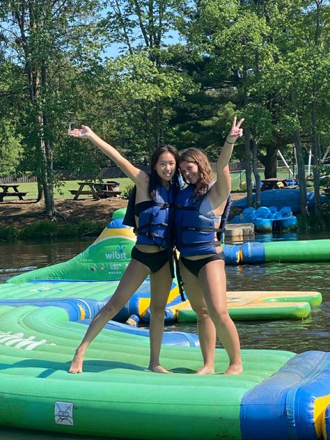 Waterpark Aesthetic Friends, Water Park With Friends, Pictures Friends Aesthetic, Water Park Aesthetic, Waterpark Aesthetic, Hangout Ideas, Water Trampoline, Thorpe Park, Pictures Friends