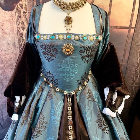 Tudor Fashion Women, Blue Medieval Dress With Historical Design, Blue Baroque Dress With Historical Design, Blue Baroque Costume Dress, French Blue Dress, Luxury Historical Baroque Medieval Dress, Blue Tudor Dress, Tudor Dress Up, Anastasia Dress