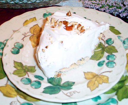 Piccadilly’s Cafeteria Pecan Delight – this is a light pecan pie. Piccadilly Recipe, Pecan Delight, Cracker Barrel Recipes, Creamy Pie, Copykat Recipes, Baked Pork Chops, Ritz Crackers, Great Desserts, Pie Dessert