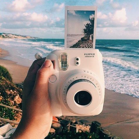 Hobbies To Pick Up, Digital Camera Aesthetic, Camera Polaroid, Instax Mini Camera, Instax Camera, Polaroid Photography, Camera Aesthetic, Cute Camera, Camera Vintage