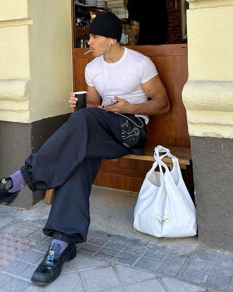 Loafers Outfit, Aesthetic Summer Outfits, Mens Trendy Outfits, Mens Casual Dress Outfits, Street Fashion Men Streetwear, Guys Clothing Styles, Mens Outfit Inspiration, Cool Outfits For Men, Men Fashion Casual Outfits