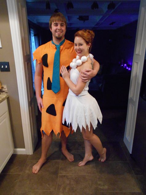 Wilma Flintstone Costume, Fred Flintstone Costume, Red Head Halloween Costumes, Fred And Wilma Flintstone, Flintstones Costume, Pebbles Costume, Iconic Halloween Costumes, Wilma Flintstone, Couples Halloween Outfits