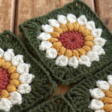 devine crafts on Instagram: "making sunflower granny squares ! pattern by https://sarahmaker.com/crochet-sunburst-granny-square/" Sunburst Granny Square Blanket, Crochet Sunburst, Sunburst Granny Square, Runner Pattern, Crochet Table Runner Pattern, Crochet Table, Crochet Table Runner, Art Patterns, Granny Square Blanket