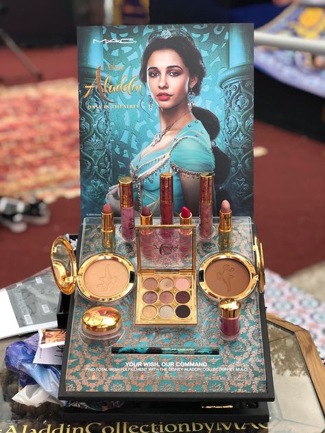 Disney Inspired Makeup, Princess Makeup, Makeup Pallets, Disney Makeup, Fancy Makeup, Computer Games, Disney Aladdin, Feel Happy, A Dream Come True