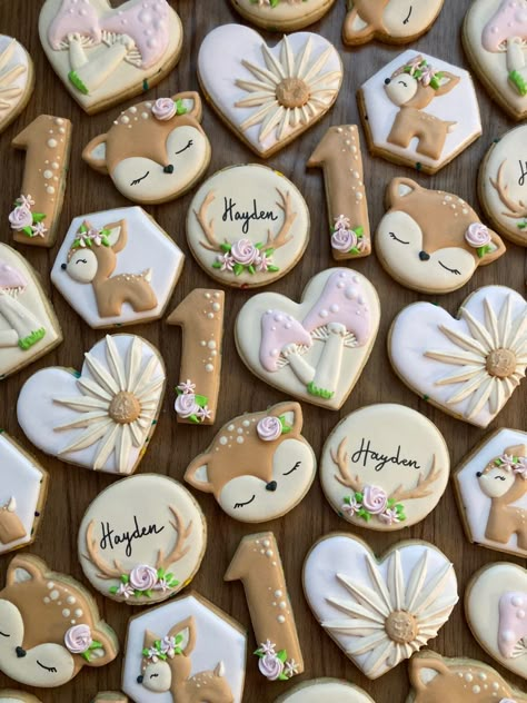 One Deer Ful Cookies, One Deerful Birthday Girl, Onedeerful Deer Birthday Girl, Bambi Cookies Decorated, Deer Party Decorations, One Deer Ful Birthday Party Girl, Deer Birthday Theme, Onedeerful Deer Birthday, Deer Cookies Decorated