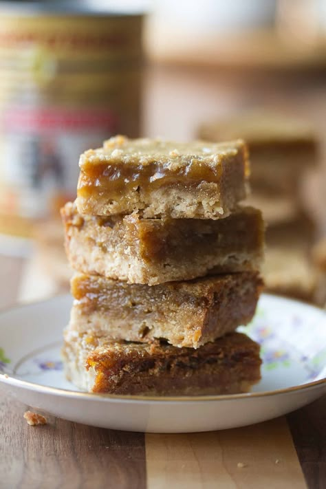 Maple Squares, Butter Tart Bars, Canadian Dessert Recipes, Maple Tarts, Butter Tart Squares, Maple Desserts, Canadian Butter Tarts, Canadian Dessert, Butter Tart