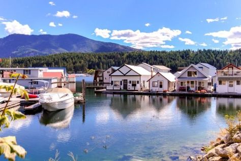 The cabins on Lake Pend Oreille in Bayview, Idaho make for a dreamy place to spend the night. Bayview is home to more than 200 floating cabins and homes among four marinas, and you'll want to make it your goal to stay in one of them. Couer Dalene Idaho, Explore Idaho, Idaho Vacation, Idaho Adventure, Idaho Travel, Camping Cabins, Unique Vacations, Stay Overnight, Coeur D'alene