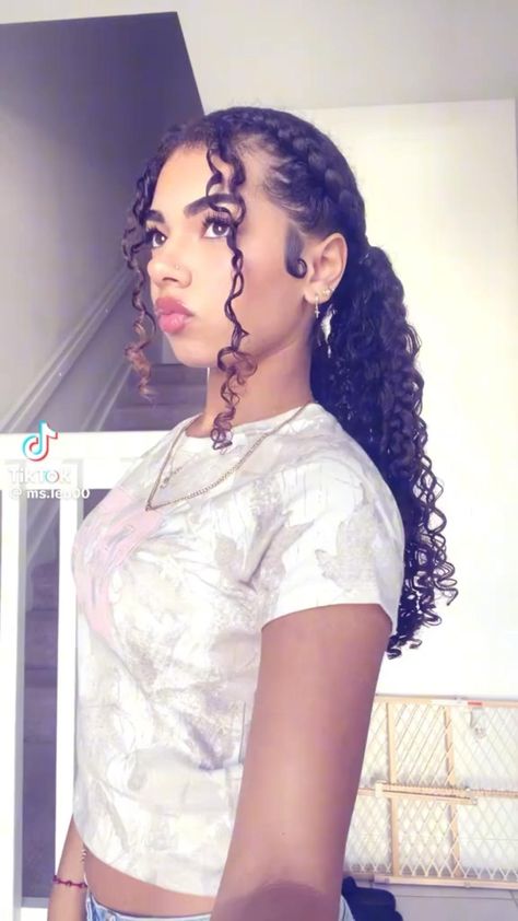 Hair For Curly Hair, Summer Curly Hairstyles, Girls With Curly Hair, Aesthetic Hairstyle, Running Hairstyles, Hairstyles For Summer, Curly Head, Im Just Tired, Curly Hair Care Routine