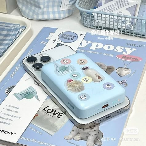 Powerbank Aesthetic, Cute Phone Aesthetic, Aesthetic Phones, Cool Heart, Hello Kitty Car, Dream Phone, Decoden Phone Case, Tech Aesthetic, Neon Room