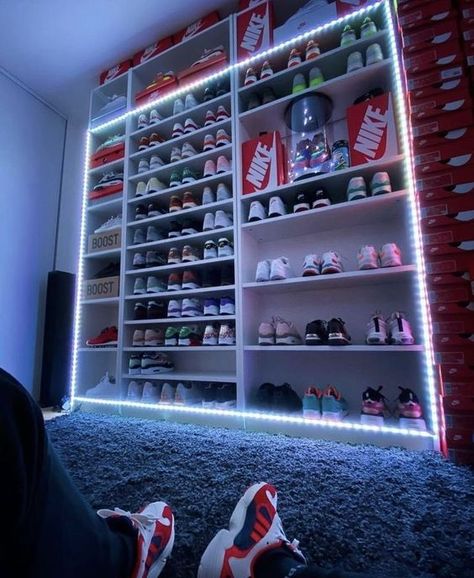 Sneakerhead Bedroom, Sneaker Room, Sneakerhead Room, Sneaker Closet, Hypebeast Room, Shoe Room, Shoe Wall, Dekorasi Kamar Tidur, Room Redesign