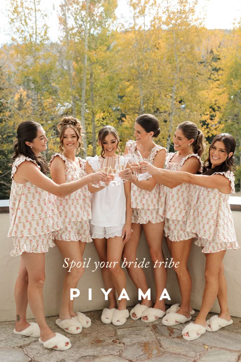 Welcome to the Piyama Bridal Shop, a popular collection of bridesmaid gift ideas. Explore women's sleep and lounge sets designed to wear getting ready for the big day. Savour these special moments and treat your bridal party to a gift that can be enjoyed long after the wedding. Express shipping worldwide - shop online now. Via bride @laurenelizabethwoody and her beautiful bridal party. Getting Ready Dresses For Bridesmaids, Vintage Getting Ready Outfits, Unique Bridal Party Outfits, Bridal Party Get Ready Outfit, Wedding Day Getting Ready Outfit, Vintage Eclectic Wedding, Bridal Pajama Set, Bridal Party Getting Ready Outfit, Bridesmaid Getting Ready Outfit