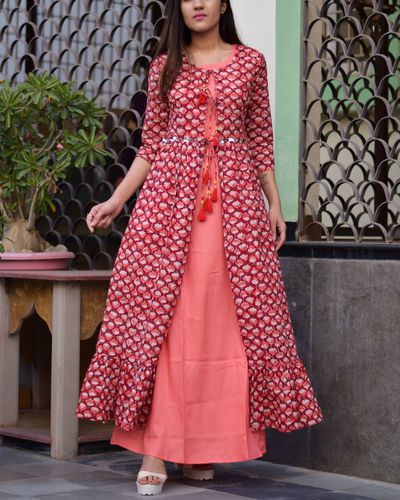 Red And Peach Double Layered Dress Long Kurti Designs, Long Gown Dress, Long Kurti, Long Dress Design, Cotton Kurti Designs, Indian Gowns Dresses, Kurti Designs Party Wear, Layered Dress, Kurti Design