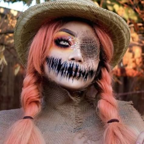 16 Stunning Scarecrow Makeup Ideas To Rock In 2023 Scary Scarecrow Face Paint, Spooky Scarecrow Costume, Evil Scarecrow Makeup, Spooky Scarecrow Makeup, Scarecrow Costume Scary, Scary Scarecrow Costume Women, Scarecrow Ideas Costume, Scary Scarecrow Makeup Women, Glam Scarecrow