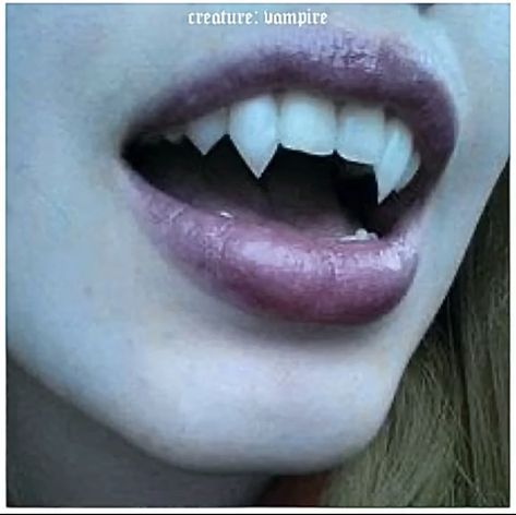 vampire twilight Fake Wounds, Diy Nails Easy, Halloween Nails Diy, Cheap Halloween Costumes, Yennefer Of Vengerberg, Vampire Teeth, Vampire Girls, Halloween Make Up, Art Simple