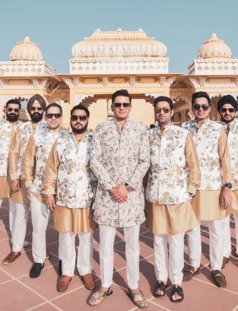 Indian Wedding Groomsmen, Outfits For Wedding Functions, Indian Wedding Outfit Ideas, Indian Groomsmen Outfits, Indian Groomsmen, Outfits For Wedding, Wedding Outfit Ideas, Top Outfit Ideas, Mens Wear Wedding