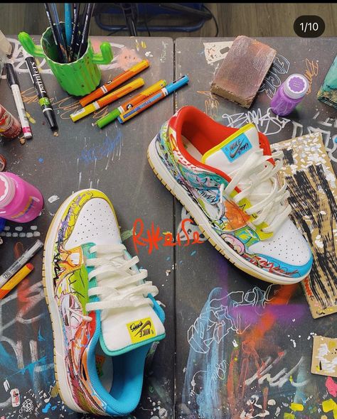 Asos Outfit, Graffiti Shoes, Adidas Art, Painted Nikes, Diy Shoe, Nike Shoes Girls, Sneaker Art, Nike Air Shoes, Fresh Shoes