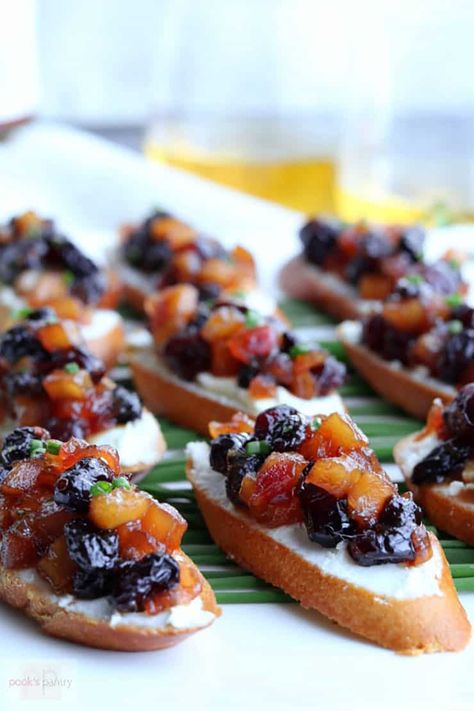 Toasted bread topped with goat cheese and sweet and sour apple chutney makes this Apple Chutney Bruschetta appetizer the perfect fall nibble. | Fall Bruschetta | Fall Appetizer | Apple Chutney Recipe | Fall Chutney | Autumn Appetizer | Easy Appetizer | Easy Bruschetta | Vegetarian Appetizer | Finger Food | Date Night | #party #datenight #speckledpalate Apple Bruschetta, Pantry Recipe, Bruschetta Appetizer, Potato Biscuits, Valentines Recipes Desserts, Apple Chutney, Date Night At Home, Fall Appetizers, Bruschetta Recipe