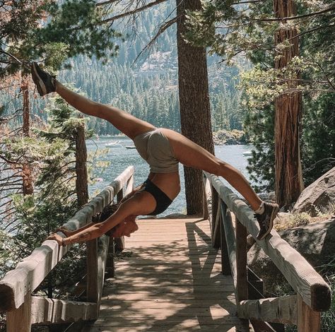 Yoga Meditation Space, Yoga Photoshoot, Yoga Aesthetic, Yoga Dance, Hard Workout, Foto Tips, Acro Yoga, Yoga Photography, Yoga Poses For Beginners