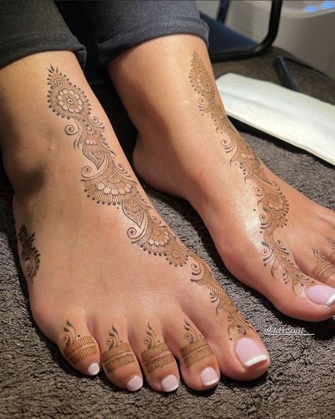 henna tattoo henna designs henna henna tattoos henna tattoo designs henna hand henna design henna tattoo design Foot Henna Design, Simple Foot Henna, Henna Crown, Elegant Henna, Crown Tattoos, Arabic Designs, Moroccan Henna, Henna Style Tattoos, Leg Henna