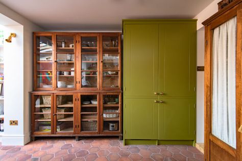 Remodelista Kitchen, Victorian Farmhouse Kitchen, Edwardian Kitchen, 70s Kitchen, Southeast London, Hudson Homes, Zellige Tile, Victorian Terrace, New Cabinet