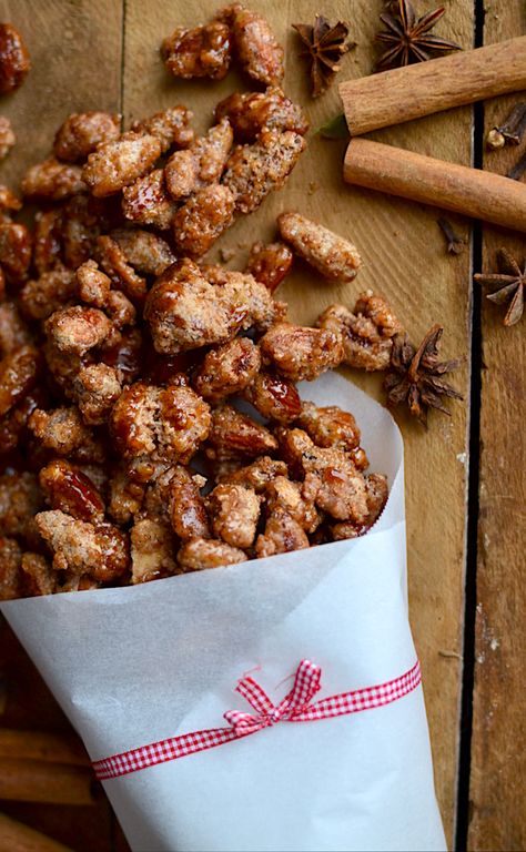 Yammie's Noshery: Amazing Roasted Almonds {German Christmas Market Style} Mulled Wine Recipe, Candied Almonds, German Christmas Markets, German Christmas, Roasted Almonds, German Food, Non Stick Pan, Party Snacks, Christmas Market