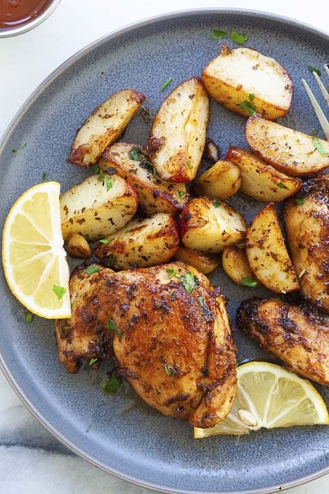 Delicious chicken and potato recipe for dinner. Potatoe Dinner Recipes, Recipes With Chicken, Chicken And Potatoes, Rasa Malaysia, One Pan Chicken, Braised Chicken, Pan Chicken, Chicken Potatoes, Potato Wedges