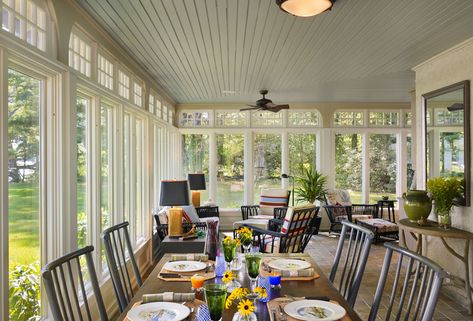 Sunroom Windows, Sunroom Dining, Small Sunroom, Glass Porch, Traditional Porch, Porch Design Ideas, Luxury Windows, Porch Windows, Building A Porch