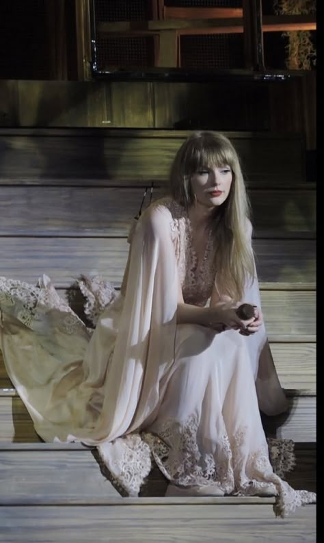 Taylor Swift Fotos, Swift Aesthetic, Estilo Taylor Swift, Taylor Swift Wallpaper, Long Live Taylor Swift, Swift 3, Live Taylor, Taylor Swift Pictures, Taylor Swift Style