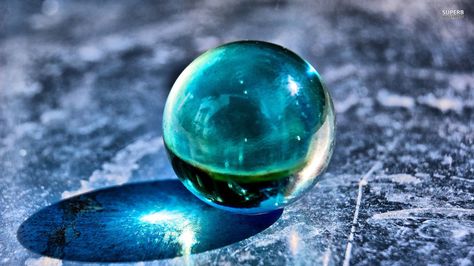 Cool Desktop Wallpapers, Glass Wallpaper, Marble Ball, Shattered Glass, Glass Marbles, Glass Artists, Abstract Wallpaper, Glass Ball, Crystal Ball