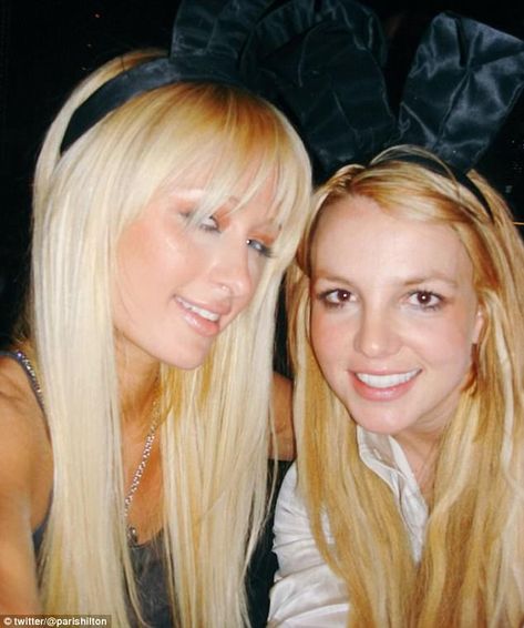 Say what? Paris Hilton has claimed that she and Britney Spears 'invented' the selfie in 2006 Paris Hilton Aesthetic, 2000s Paris Hilton, Lizzy Grant Aesthetic, Britney Spears 2000s, Paris Hilton 2000s, Aesthetic 2000s, Britney Jean, 2000s Aesthetic, Nice Pictures