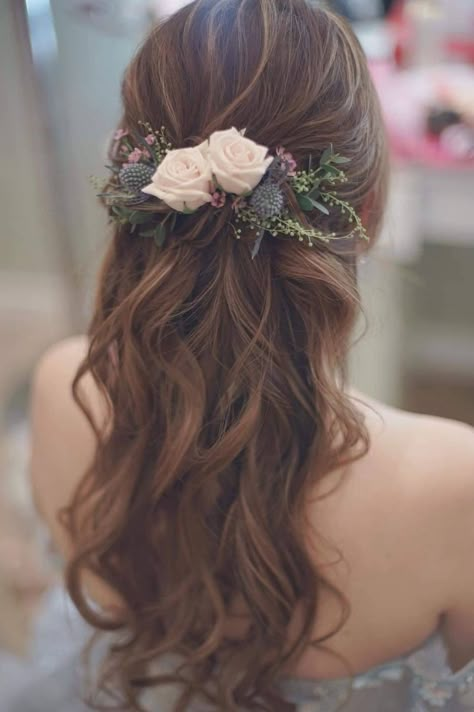 Loose Wedding Hair, Sanggul Modern, Wedding Hairstyles Bride, Vintage Wedding Hair, Wedding Hair Ideas, Wedding Hairstyles Updo, Wedding Hair Inspiration, Wedding Hair Down, Fashion Hairstyles