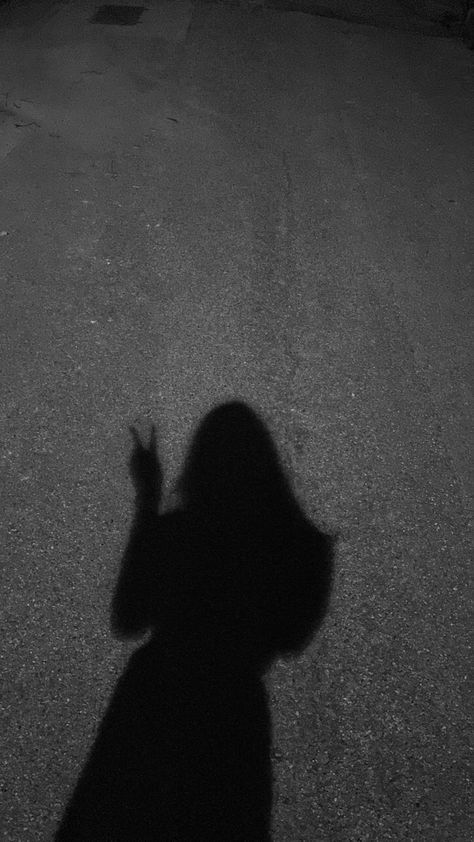 shadow, picture, selfie, aesthetic, girl, night, black and white Dark Girly Asthetics Photos, Asthetic Shadow Pics, Night Shadow Snap, Photo Of Gril, Night Shadow Pic, Night Mirror Selfie Snapchat, Night Shadow Aesthetic, Shadow Pictures Night, Shadow Aesthetic Girl