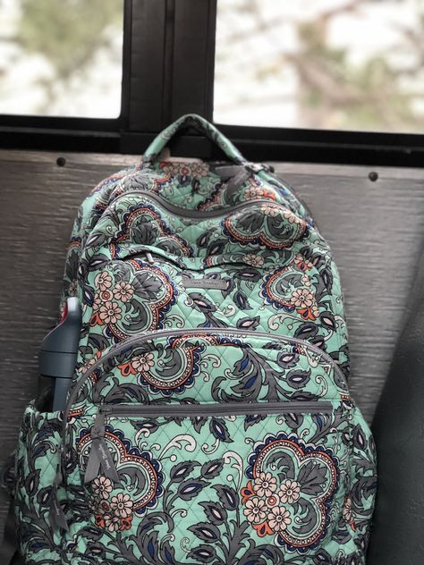 New! Vera Bradley Pattern! Cute Vera Bradley Backpack, Vera Bradley Backpacks, Vera Bradley Aesthetic, Cute Backpacks For School, Purse For Teens, Vera Bradley Backpack Campus, Vera Bradley Patterns, Trendy Purses, Handbags For School